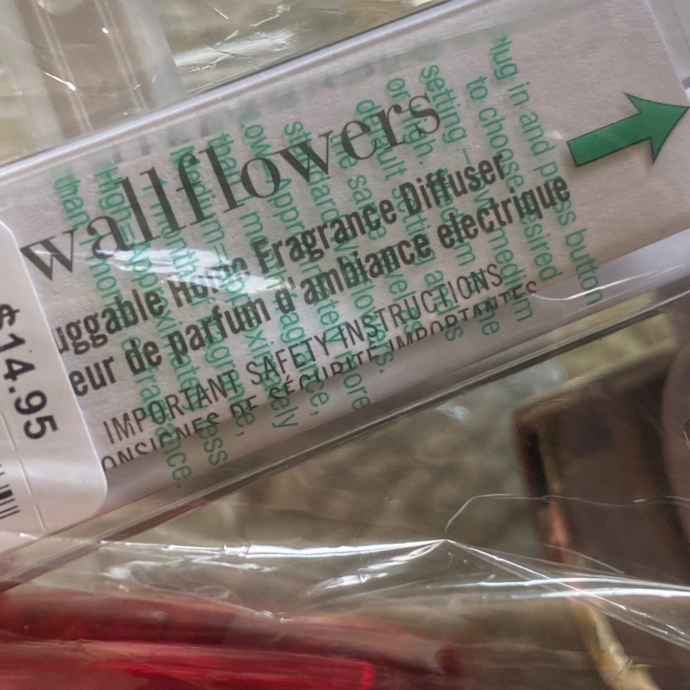 Shine & Sparkle Wallflowers Scent Control Fragrance Plug + 2 Fragrance Refills - Picture 12 of 16